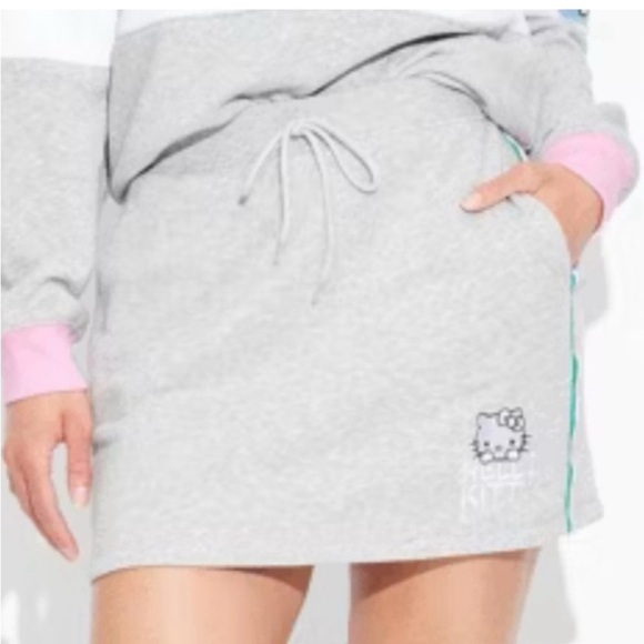 COPY - NWT Hello Kitty skirt. Size M - Picture 2 of 7